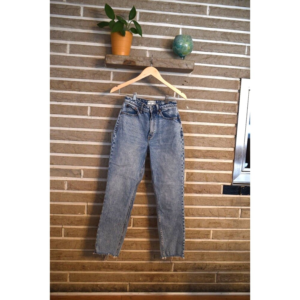 Abercrombie & Fitch Curve Love The Mom High Rise Jeans Long Inseam Size 00/24